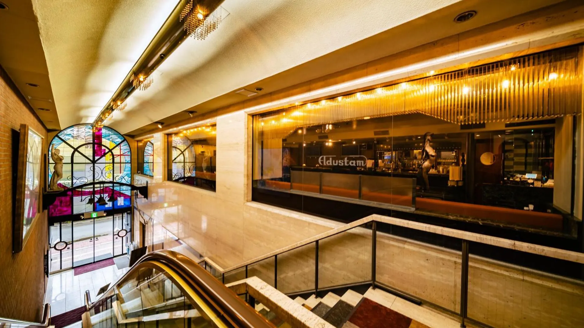 New Osaka Hotel 4*,